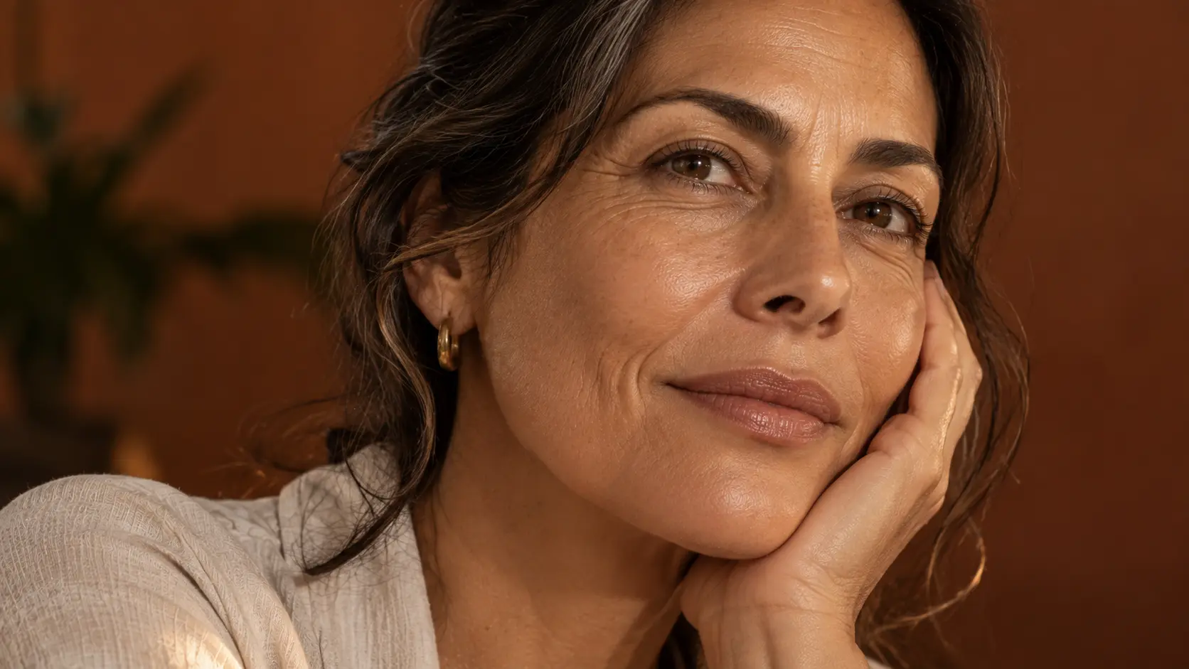 Piel madura hidratada y cuidado facial natural con sebo de res